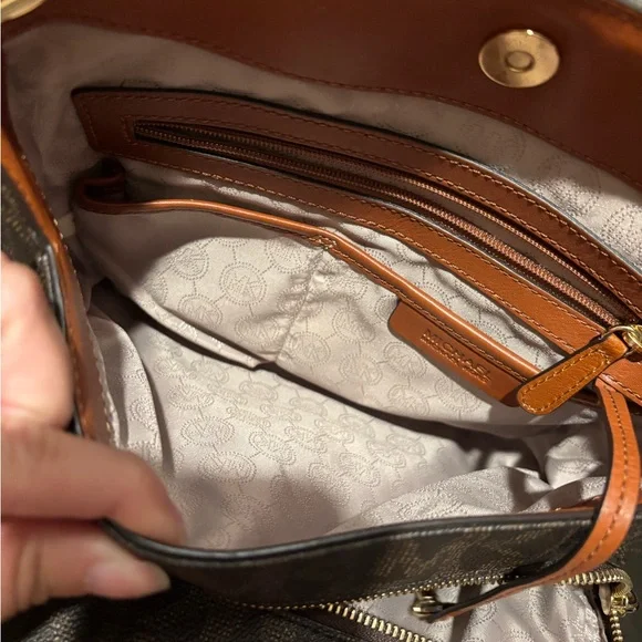 Michael Kors Brown Signature Jet Set Bag - Picture 6 of 7